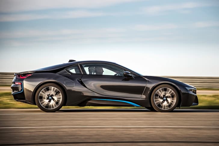 New BMW i8 supercar photo gallery